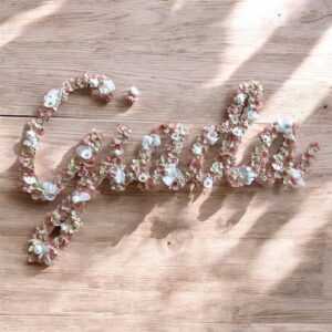 Grand mot en fleurs séchées 7 ou 8 lettres